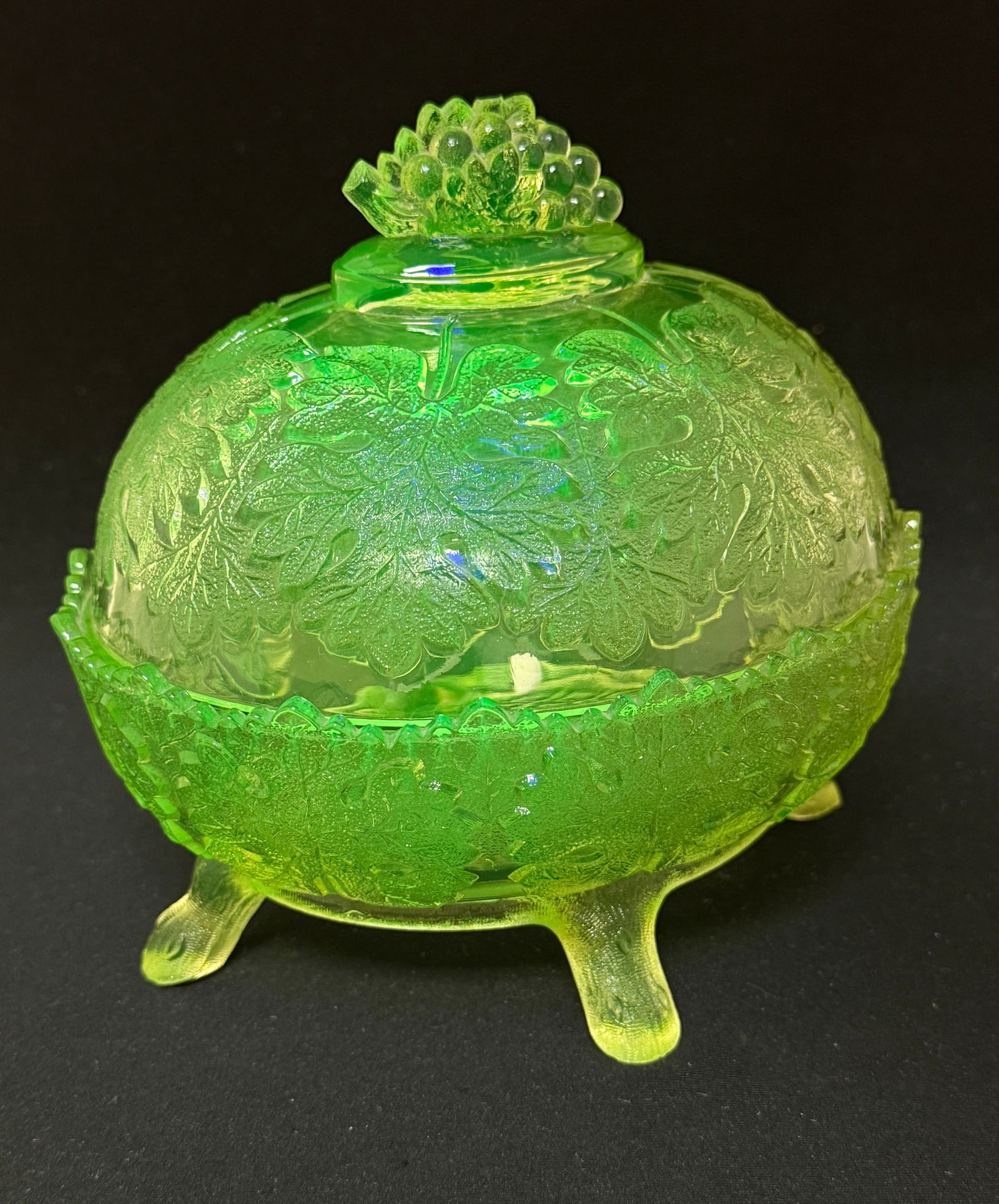 Gillinder and Sons Uranium dish (1 of 3)