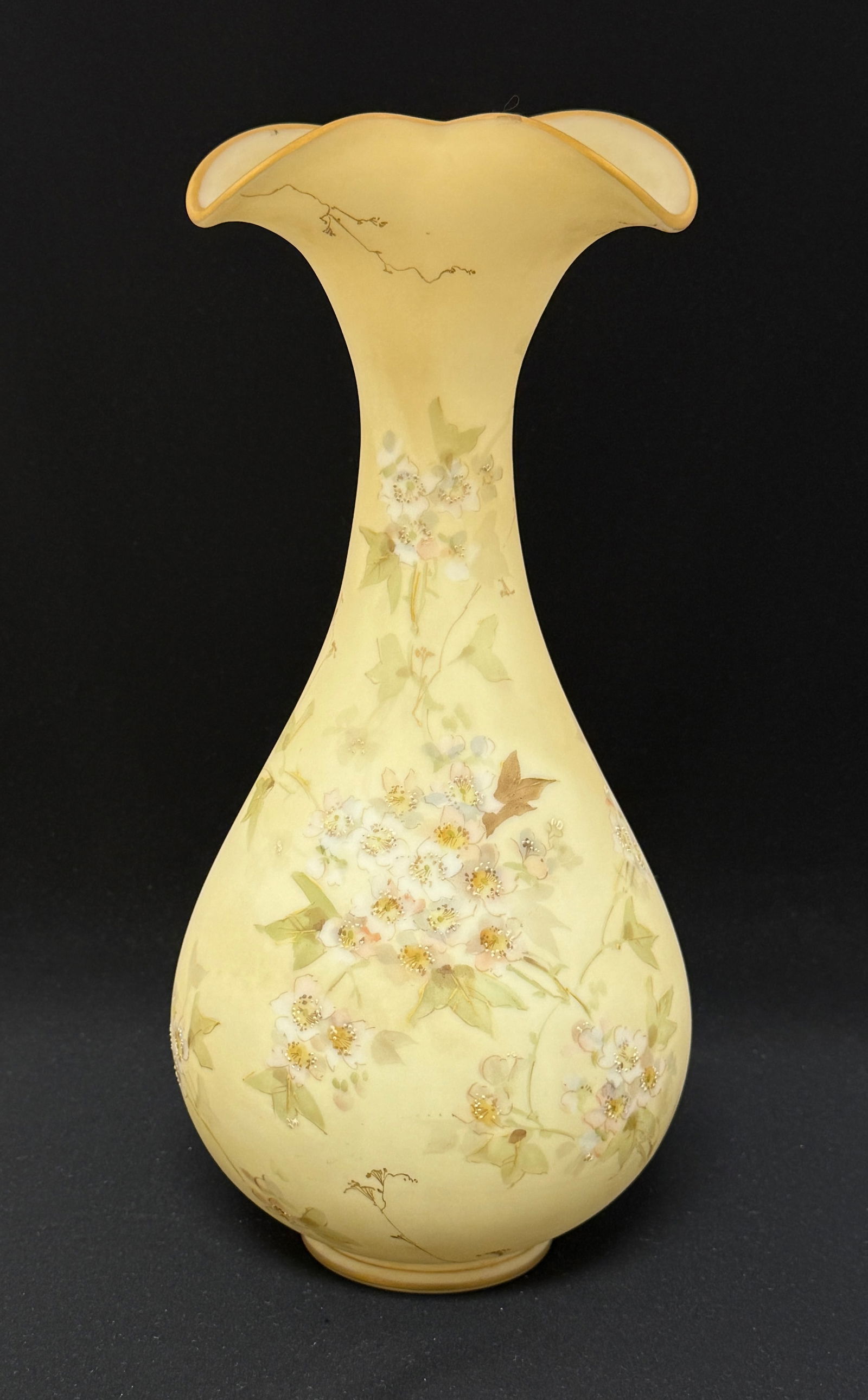 Crown Milano Tri-fold Vase (1 of 4)