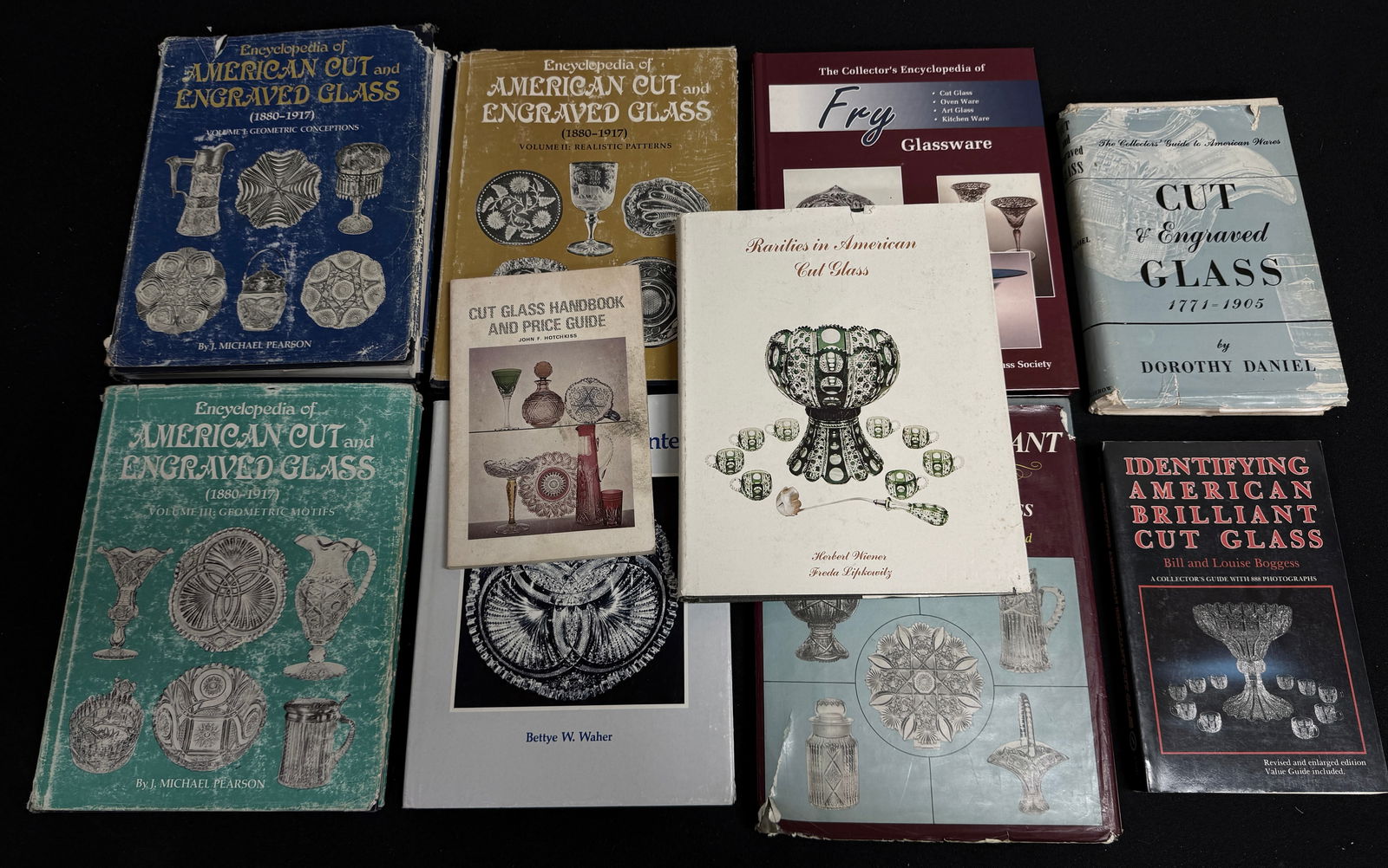10 Books on Cut Glass: 10 books on cut glass, see picture. CONDITION: commensurate with age.