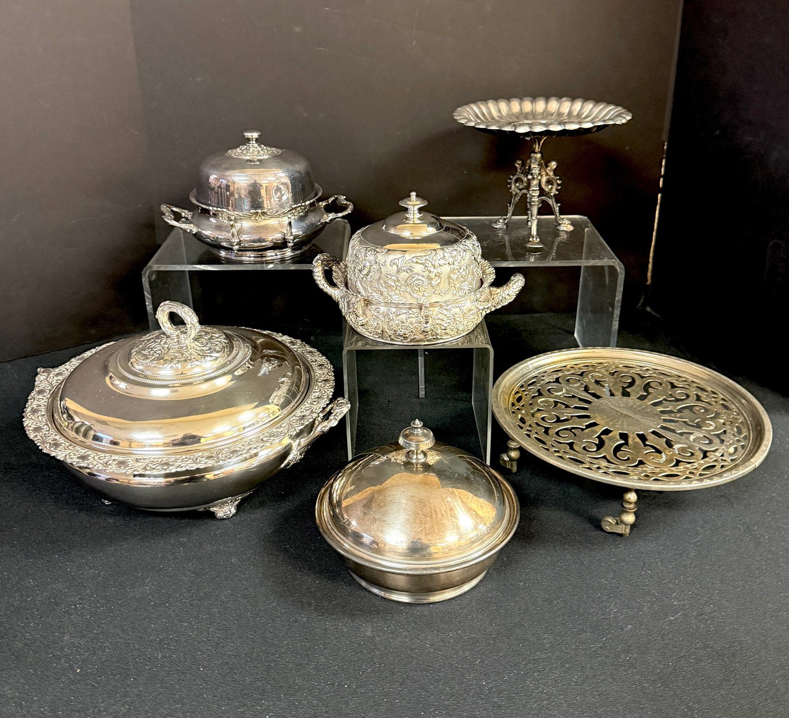 Group of 6 Silverplate items (1 of 5)