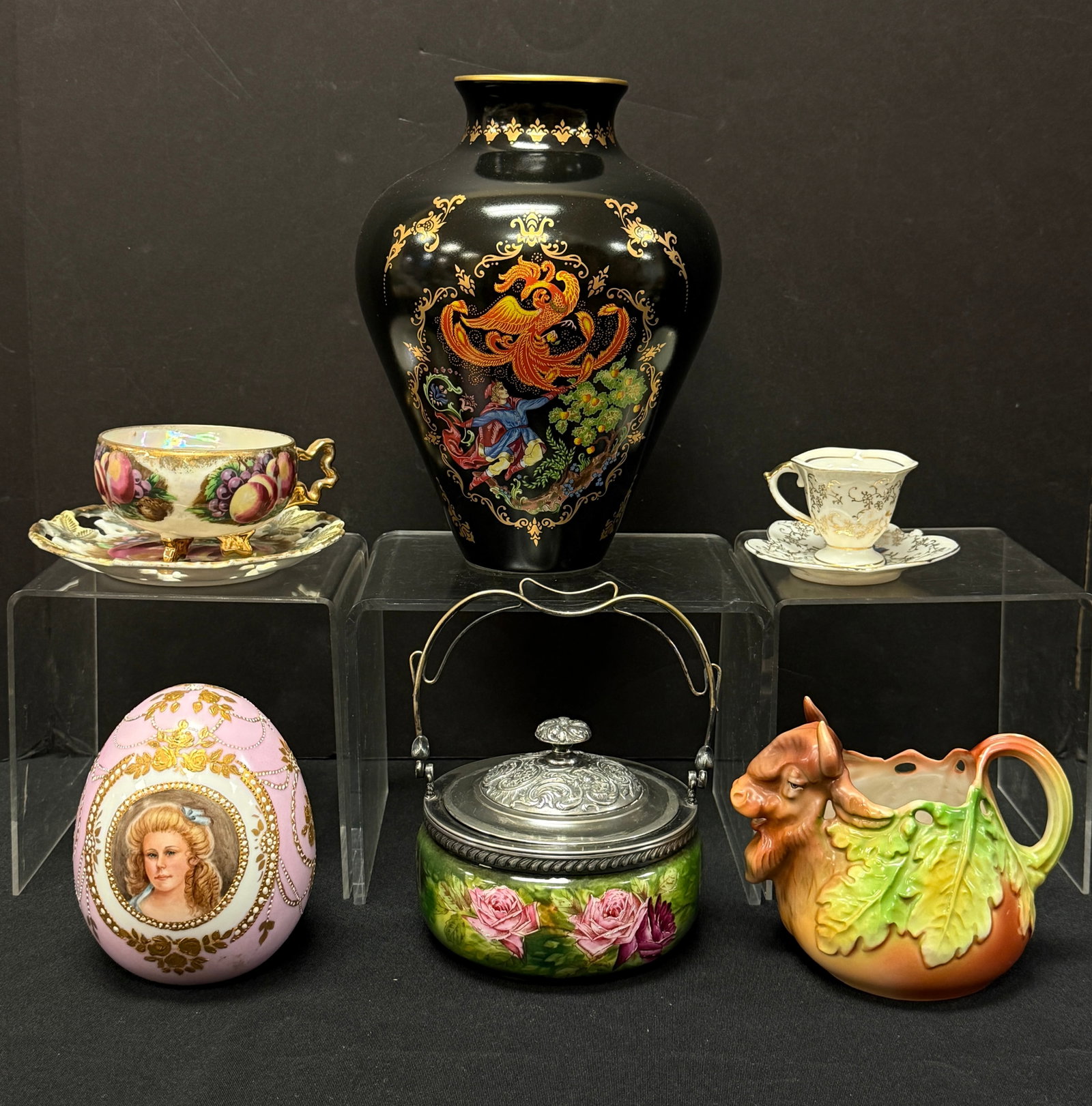 Group of Porcelain Items (1 of 10)
