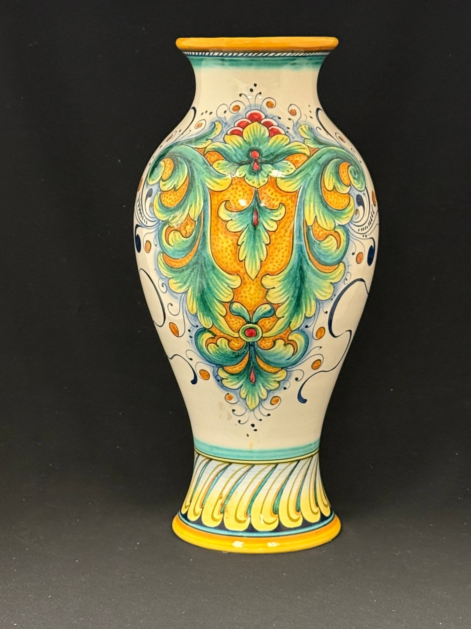 Deruta Italy Vase (1 of 4)
