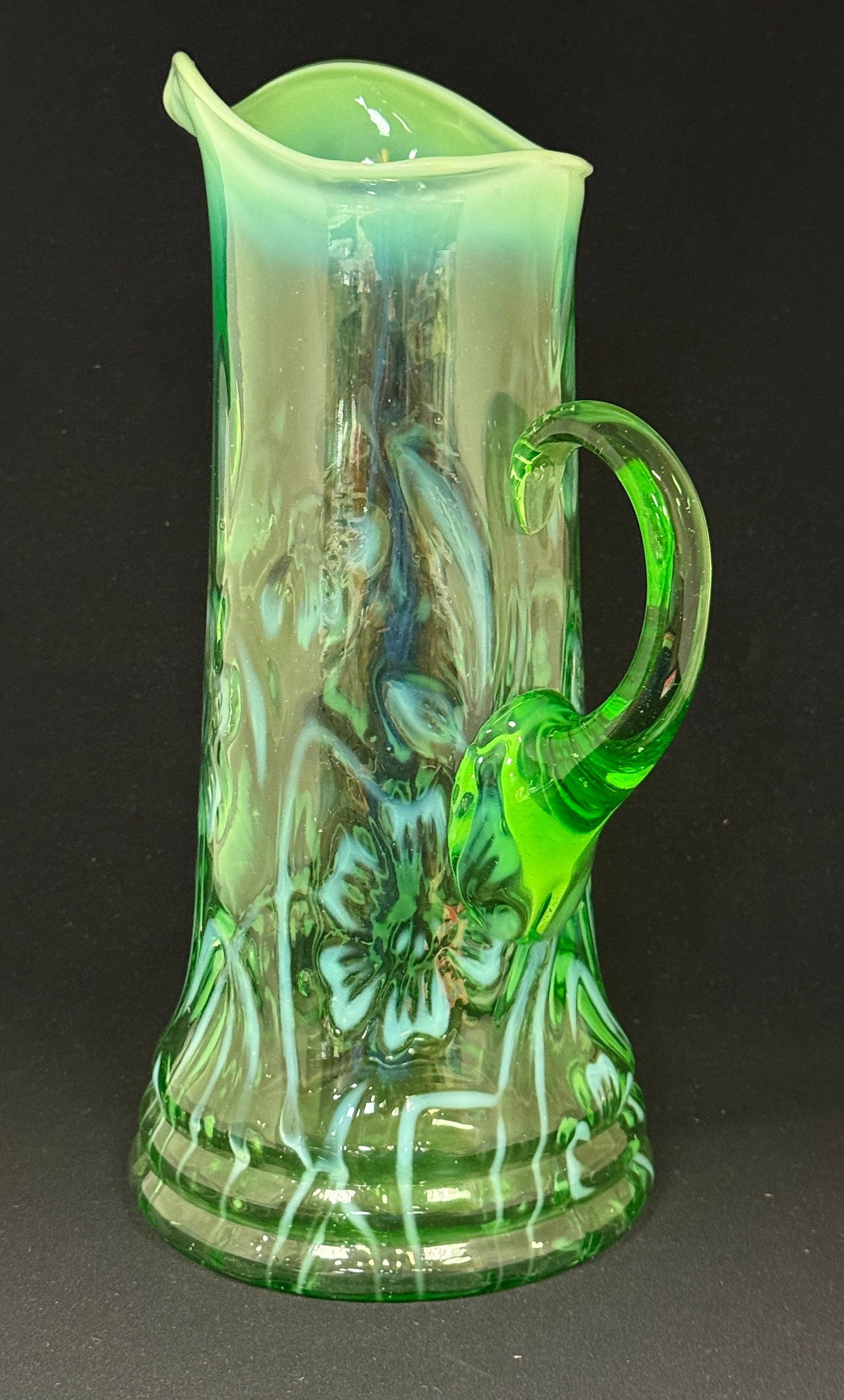 Green Opalescent Daffodil Tankard (1 of 3)
