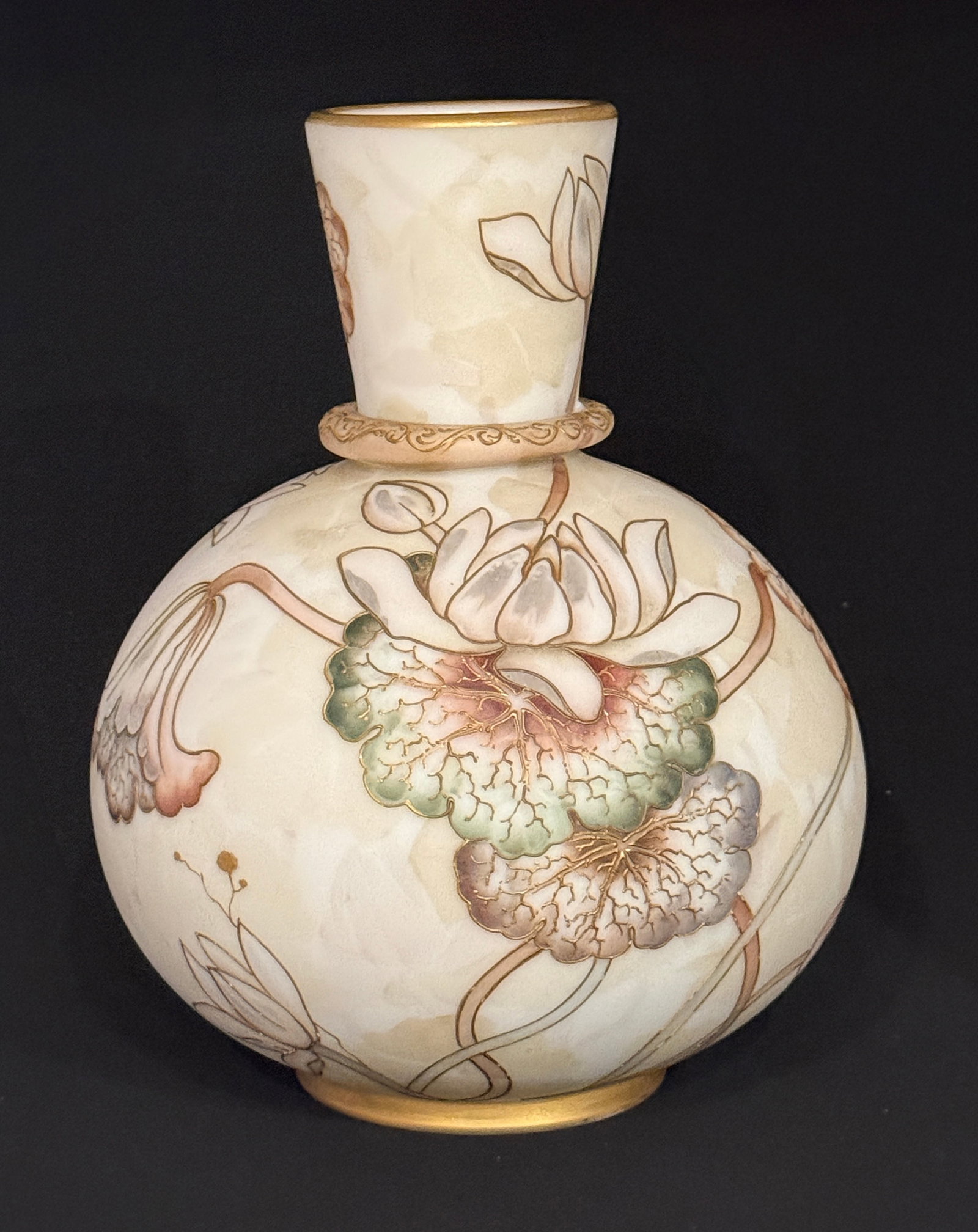 Mt. Washington Vase - 3