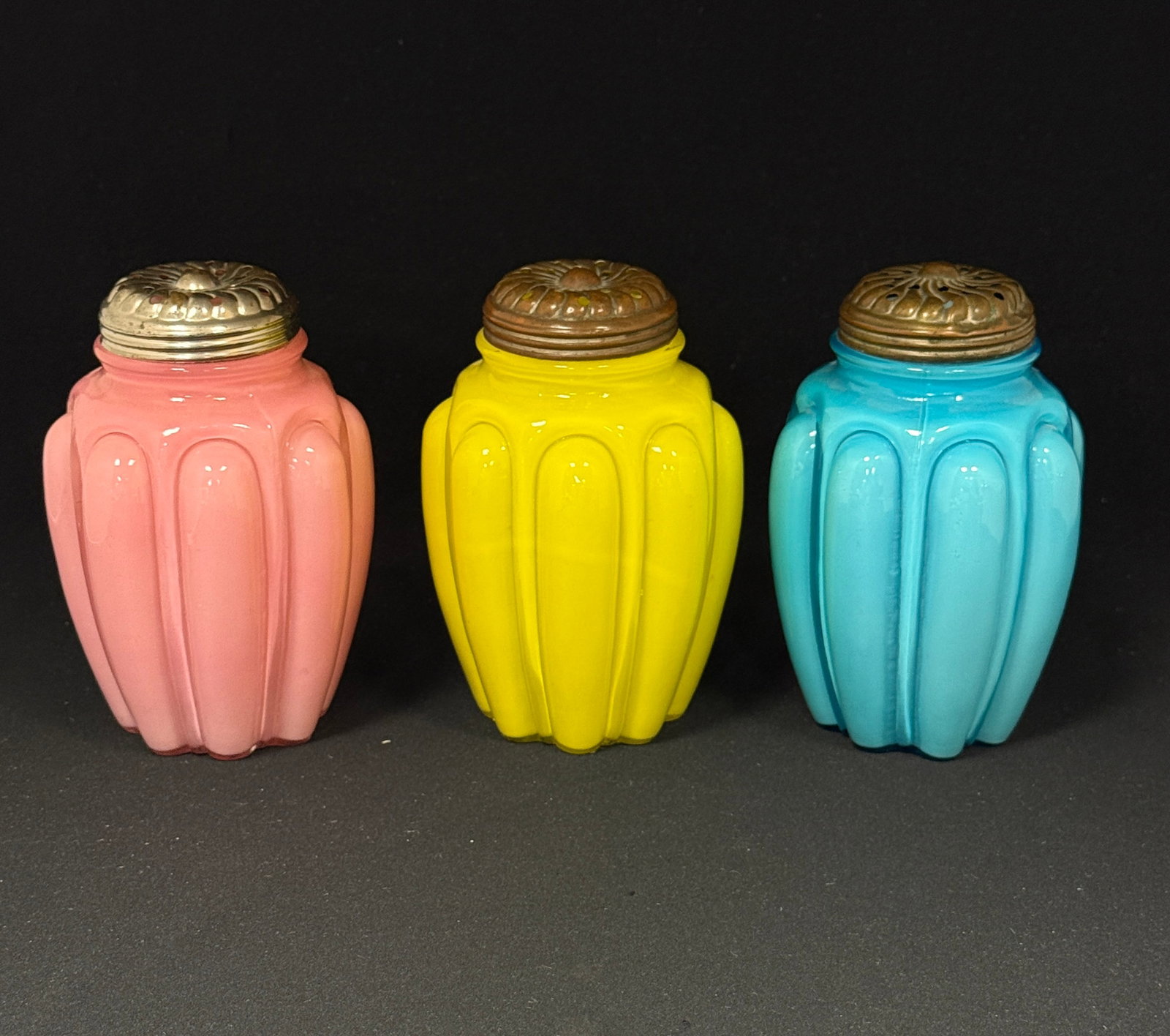 3 Opaque Bulging Loop Shakers (1 of 2)