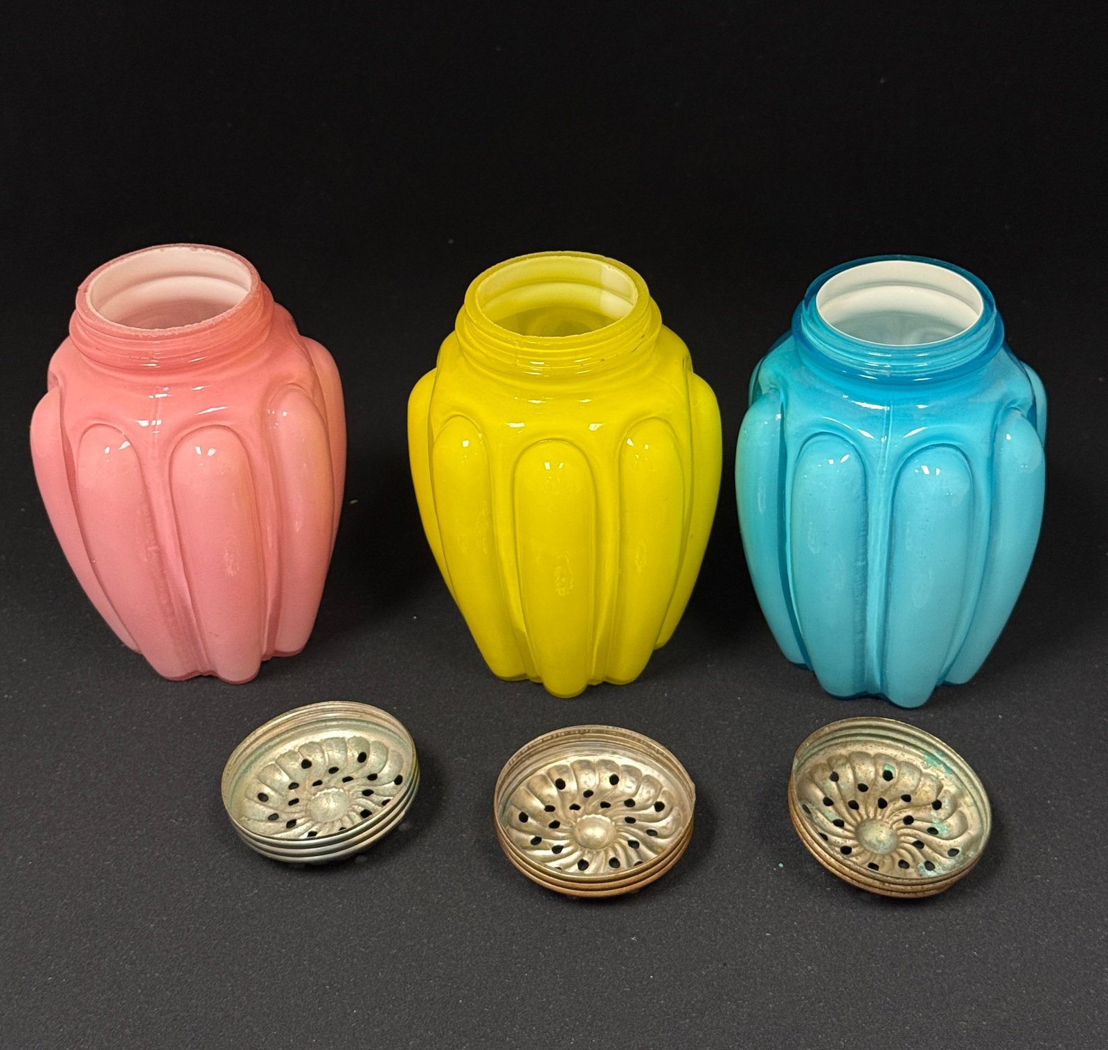 3 Opaque Bulging Loop Shakers - 2