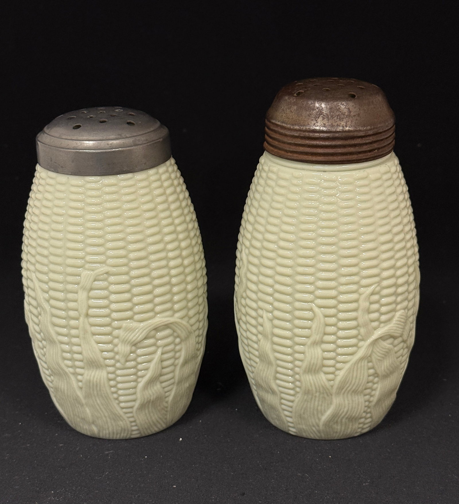 3 Opaque Corn Shakers - 5