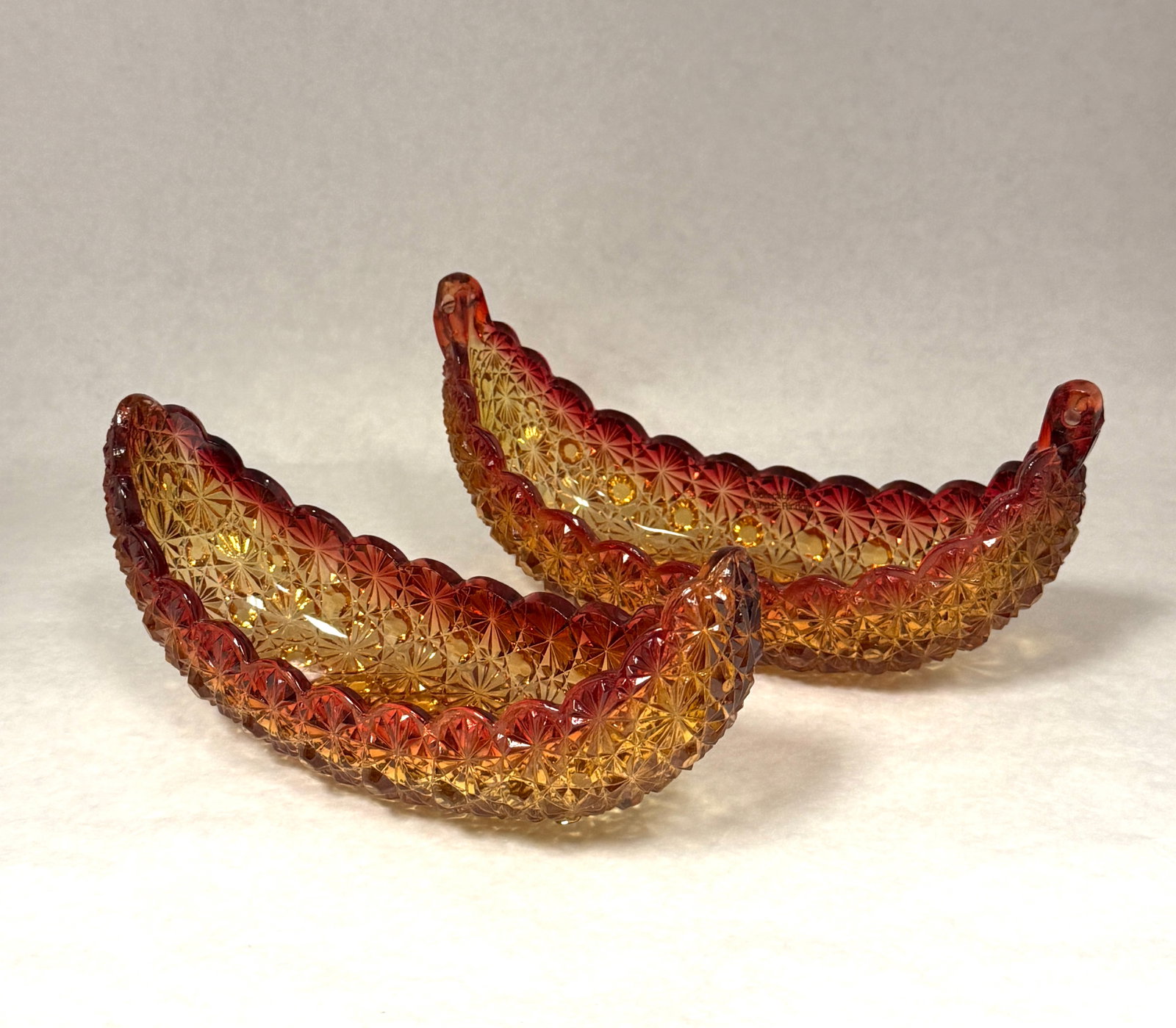 2 Amberina Daisy & Button Canoes (1 of 2)