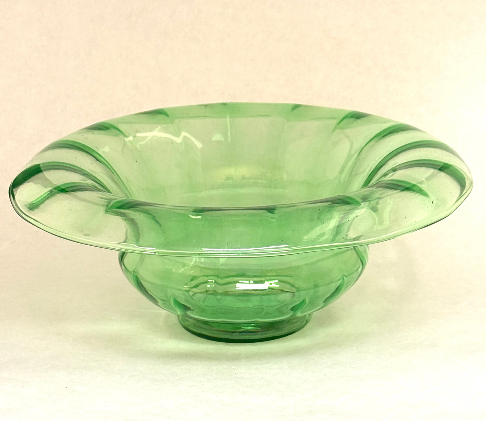 Steuben Pomona Green Bowl (1 of 3)