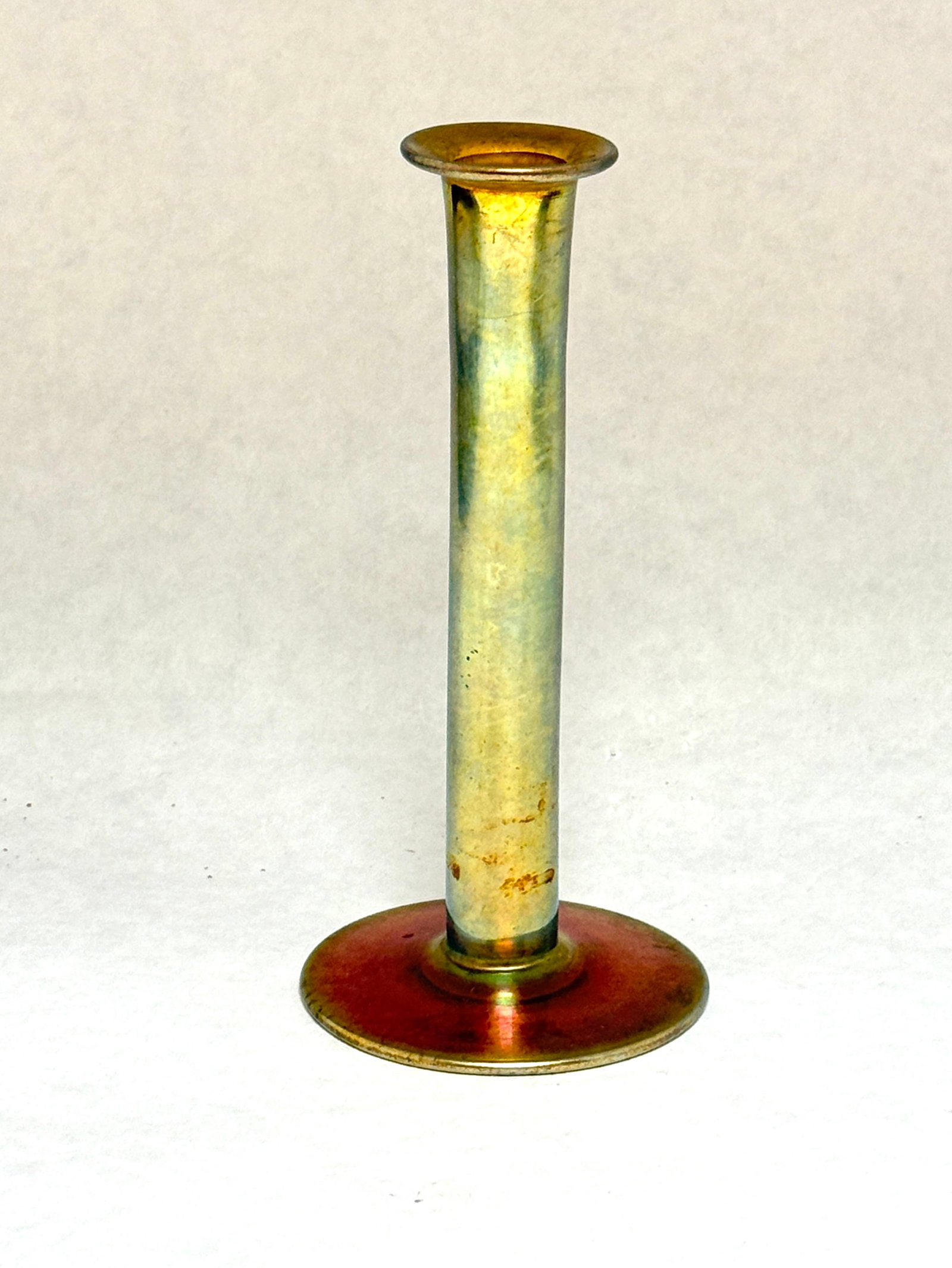 Steuben Gold Aurene Glass Vase: Steuben Gold Aurene footed stick bud vase, signed Aurene 3047, 5 1/4" ht. CONDITION: no chips, cracks, repairs, or material defects found, Jaremos attempts to call any material flaw that affects the p