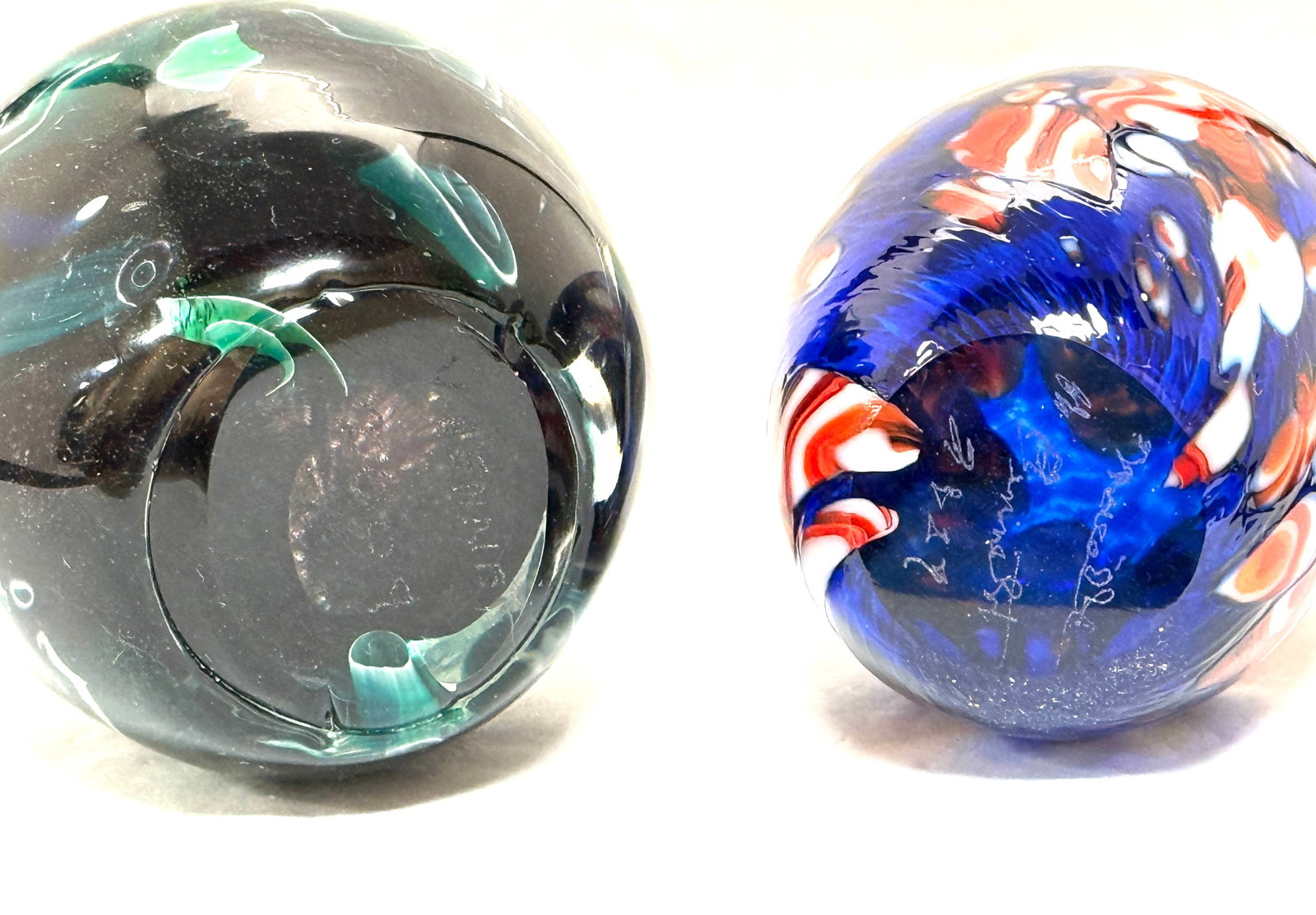 2 Bennett paperweights - 4
