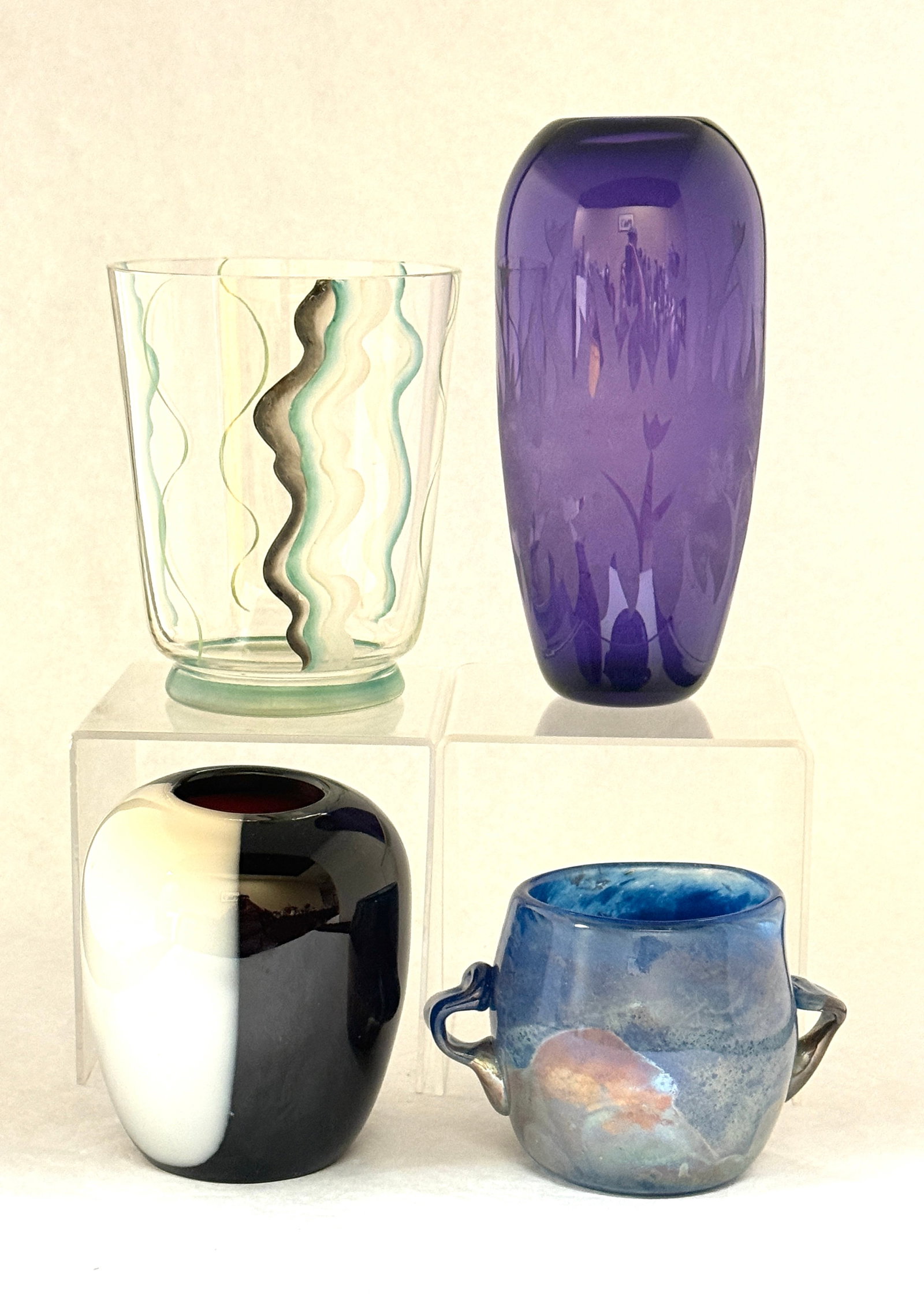 4 Contemporary Glass Items (1 of 5)