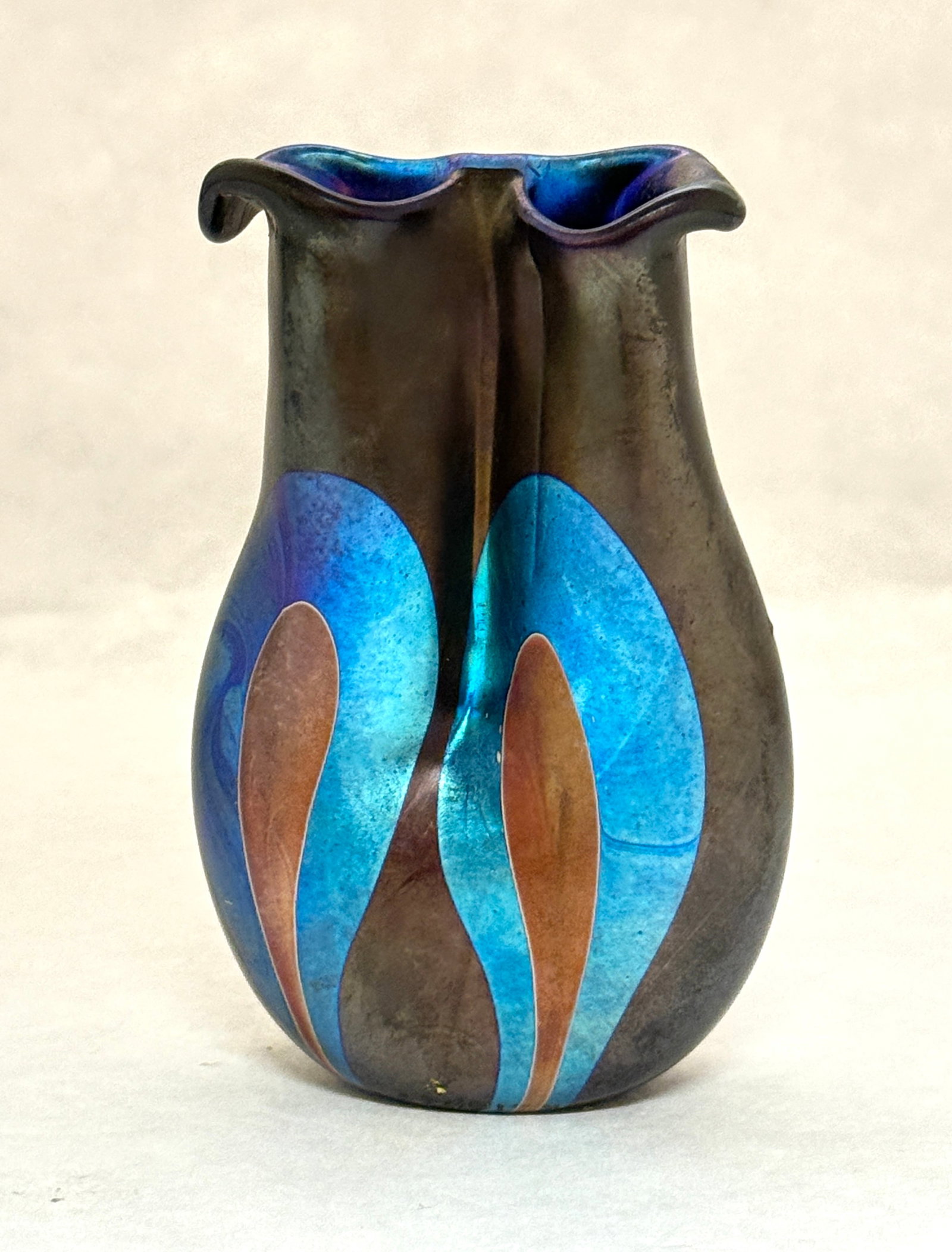 Mark Peiser Pinched Sided Vase (1 of 3)