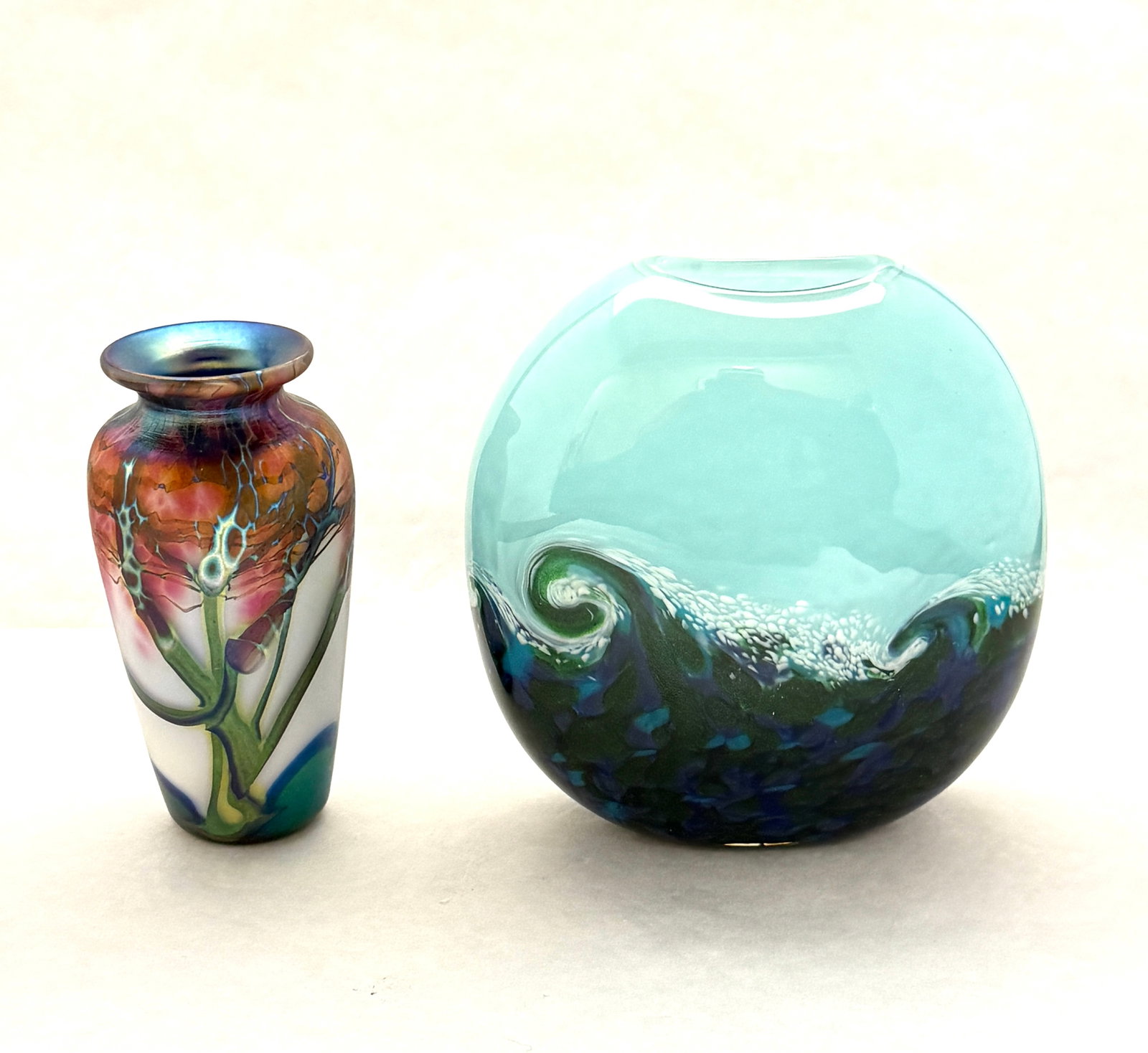 2 Scenic Art Glass Vases (1 of 6)