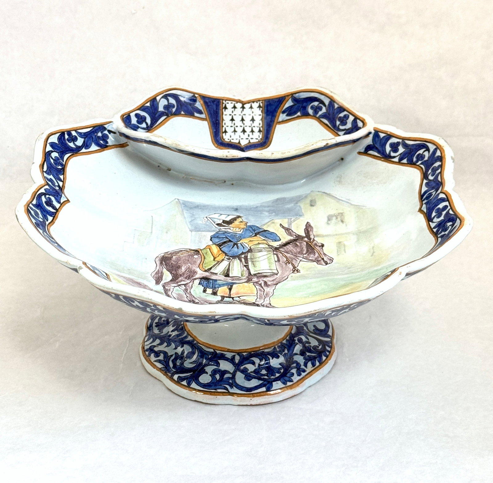 Porquier Beau Footed Coupe (1 of 4)