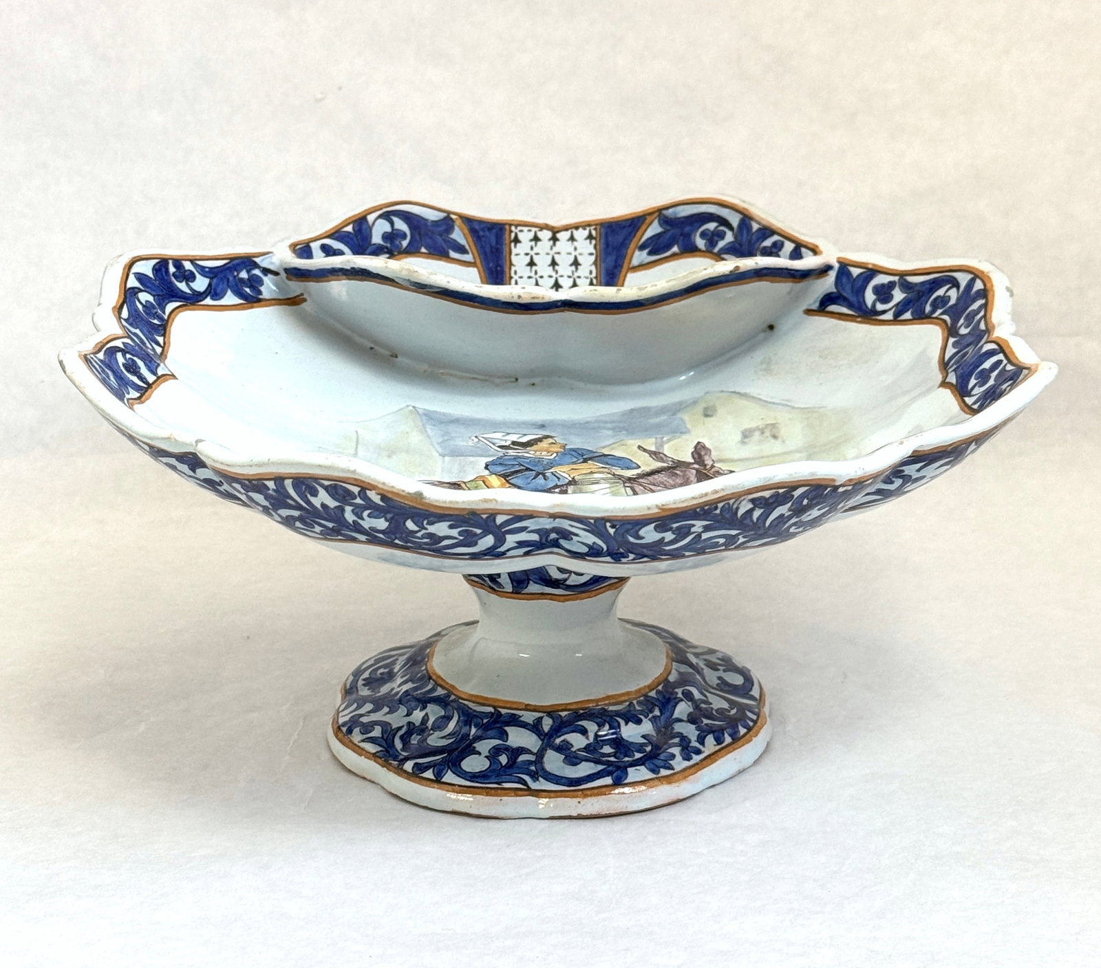 Porquier Beau Footed Coupe - 2