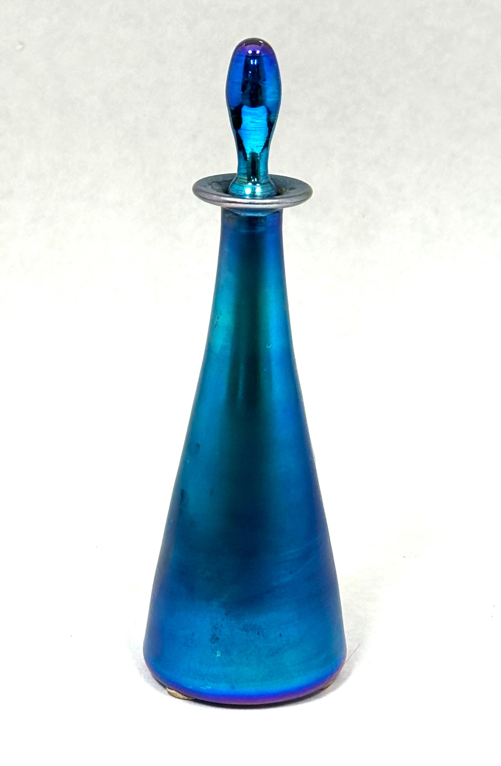 Steuben Blue Aurene Perfume: Steuben Blue Aurene tee pee perfume bottle, signed Aurene 3274, 7 1/2" ht. CONDITION: stopper stuck, no chips, cracks, repairs, or material defects found, Jaremos attempts to call any material flaw