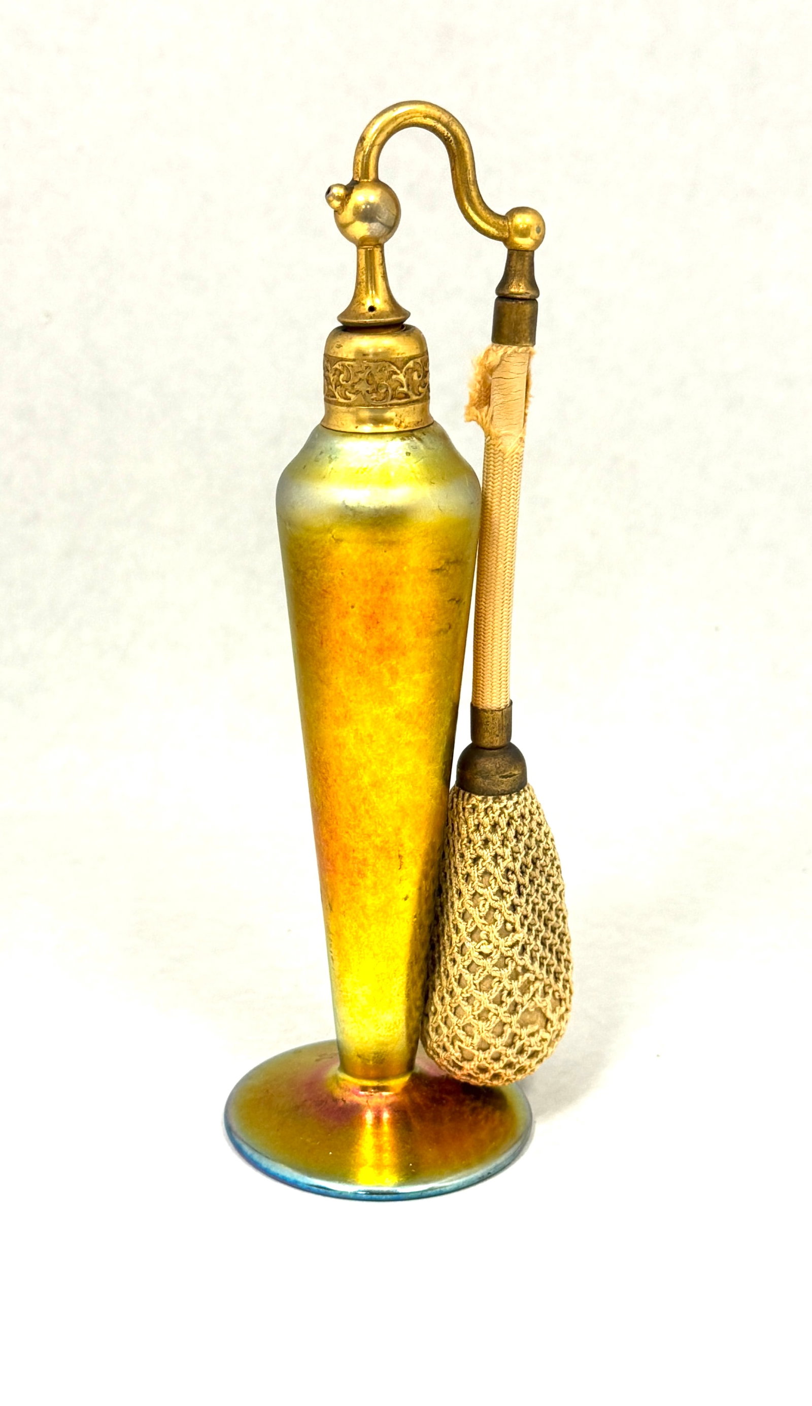 Steuben Gold Aurene Atomizer: Steuben Gold Aurene atomizer, 7 1/2" ht. CONDITION: no chips, cracks, repairs, or material defects found, Jaremos attempts to call any material flaw that affects the price, but minor scratches and