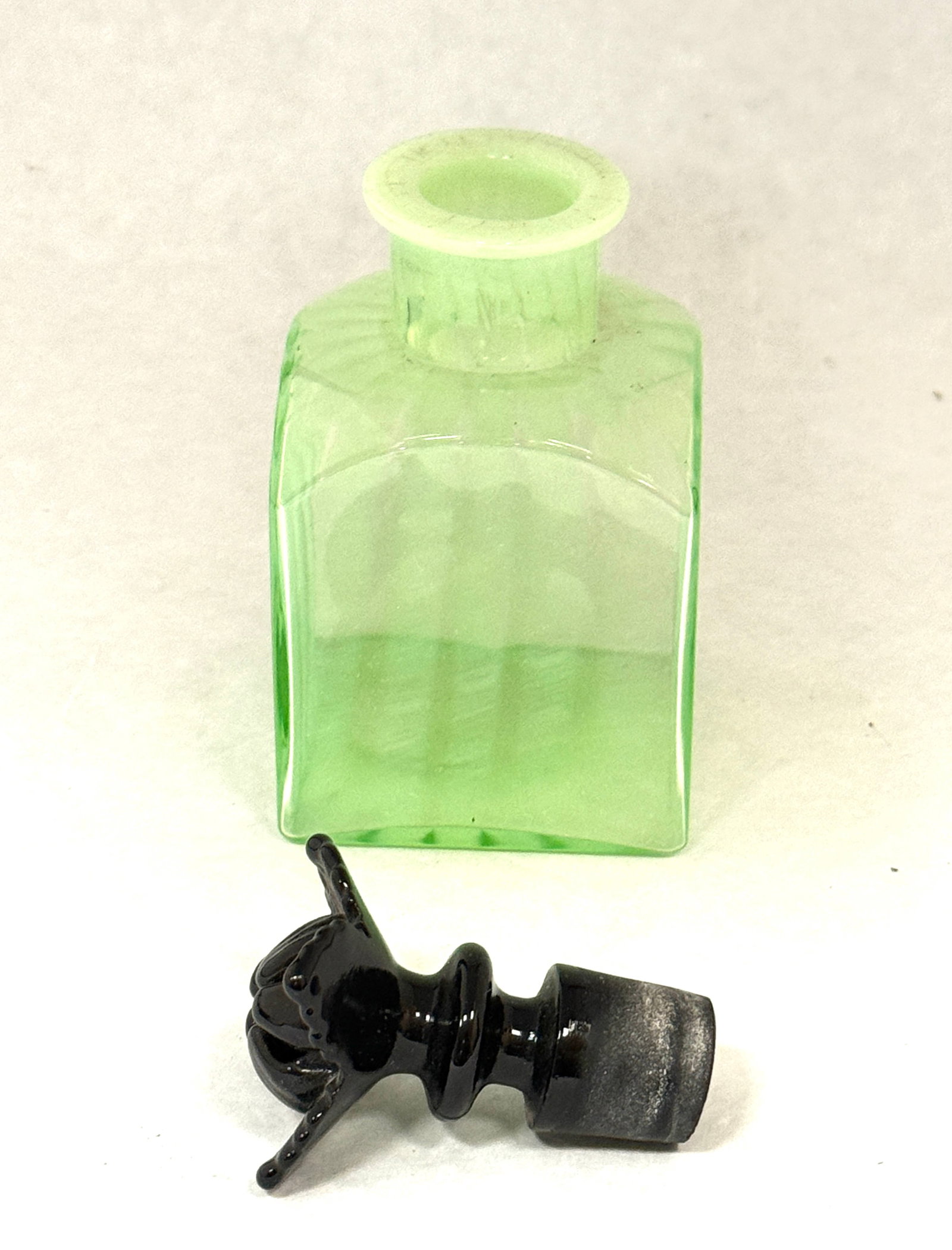 Fenton Vaseline Cologne - 2