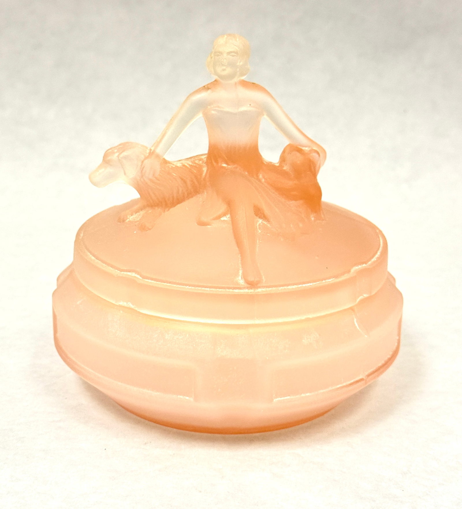 LE Smith Annette covered box: LE Smith peach covered box in the Annette pattern, 5" ht. LITERATURE: "Bedroom & Bathroom Glassware" by Whitmyer page 33. CONDITION: no chips, cracks, repairs, or material defects found, Jaremos