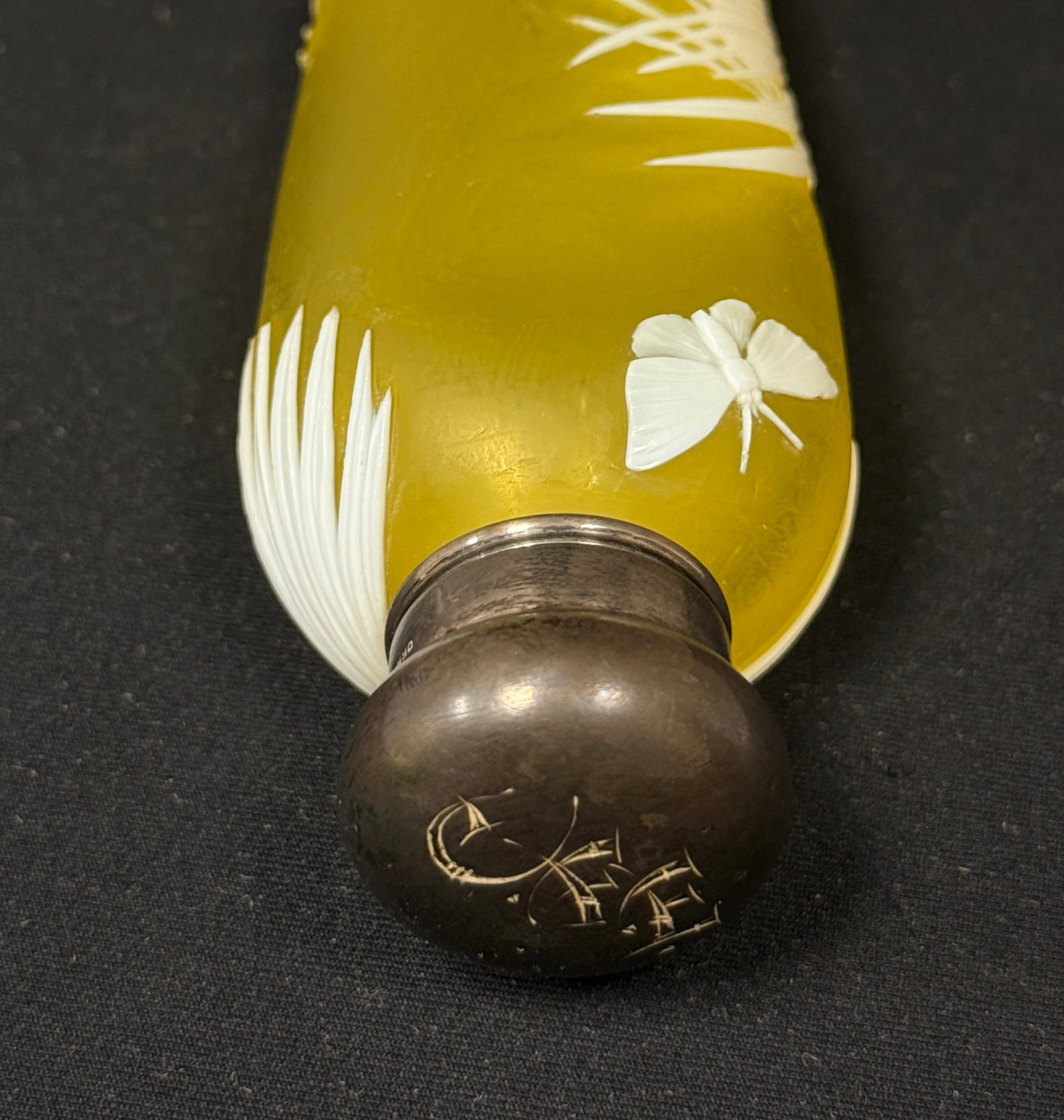 Large Webb Cameo Perfume - 4