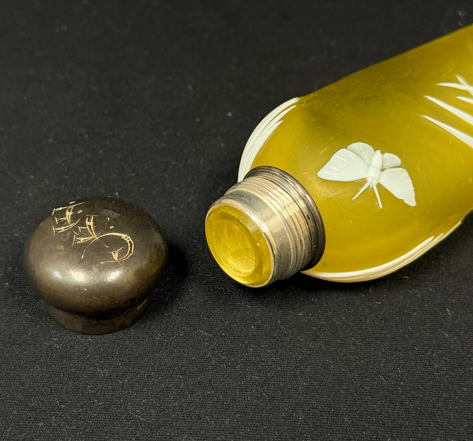 Large Webb Cameo Perfume - 5