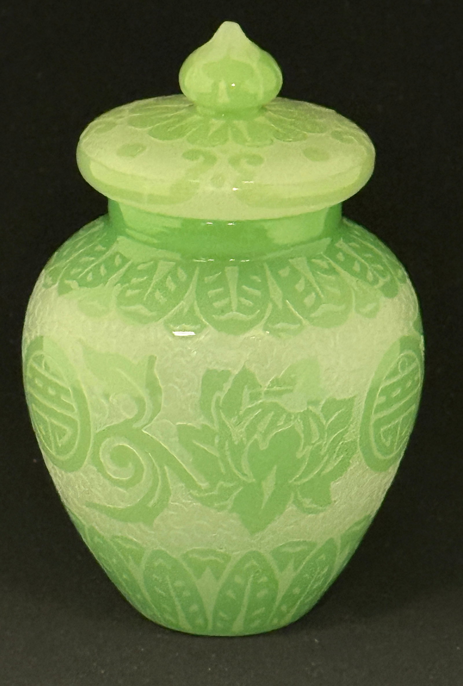 Steuben ACB covered jar - 3