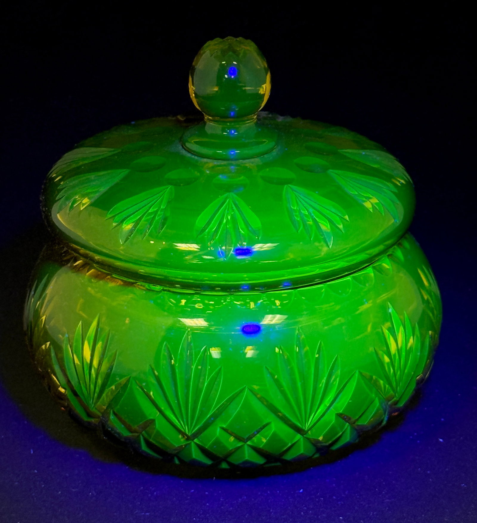 Steuben Vaseline Covered Box - 4