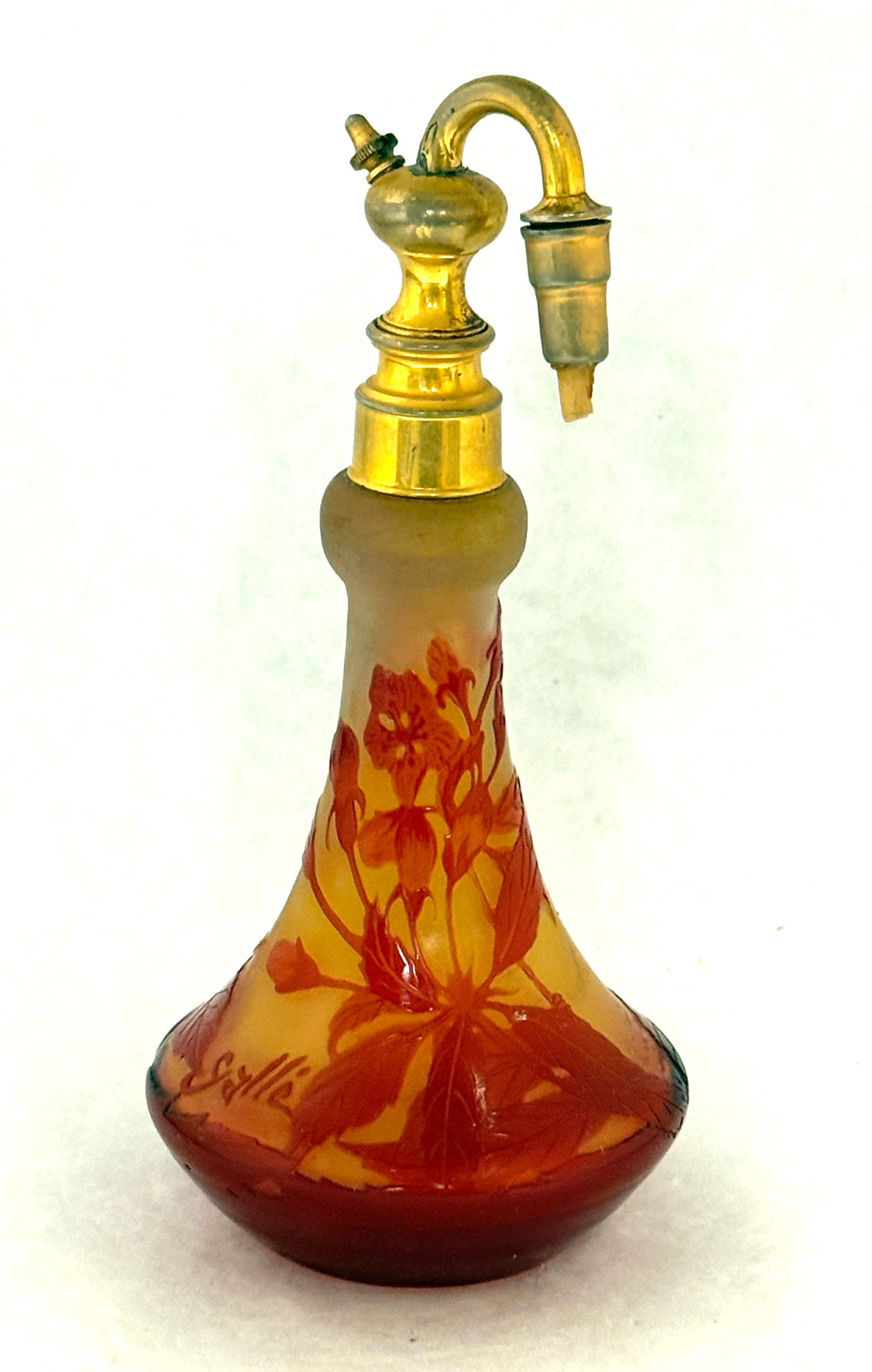 Galle French Cameo Perfume (1 of 5)