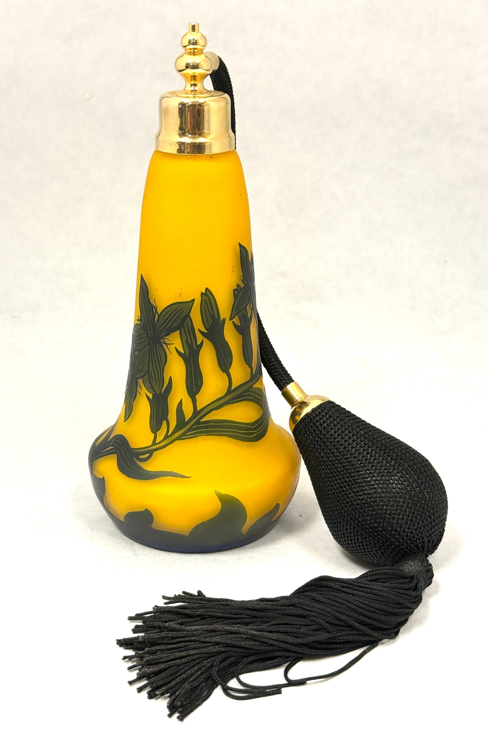 Richard Yellow Cameo Perfume (1 of 4)