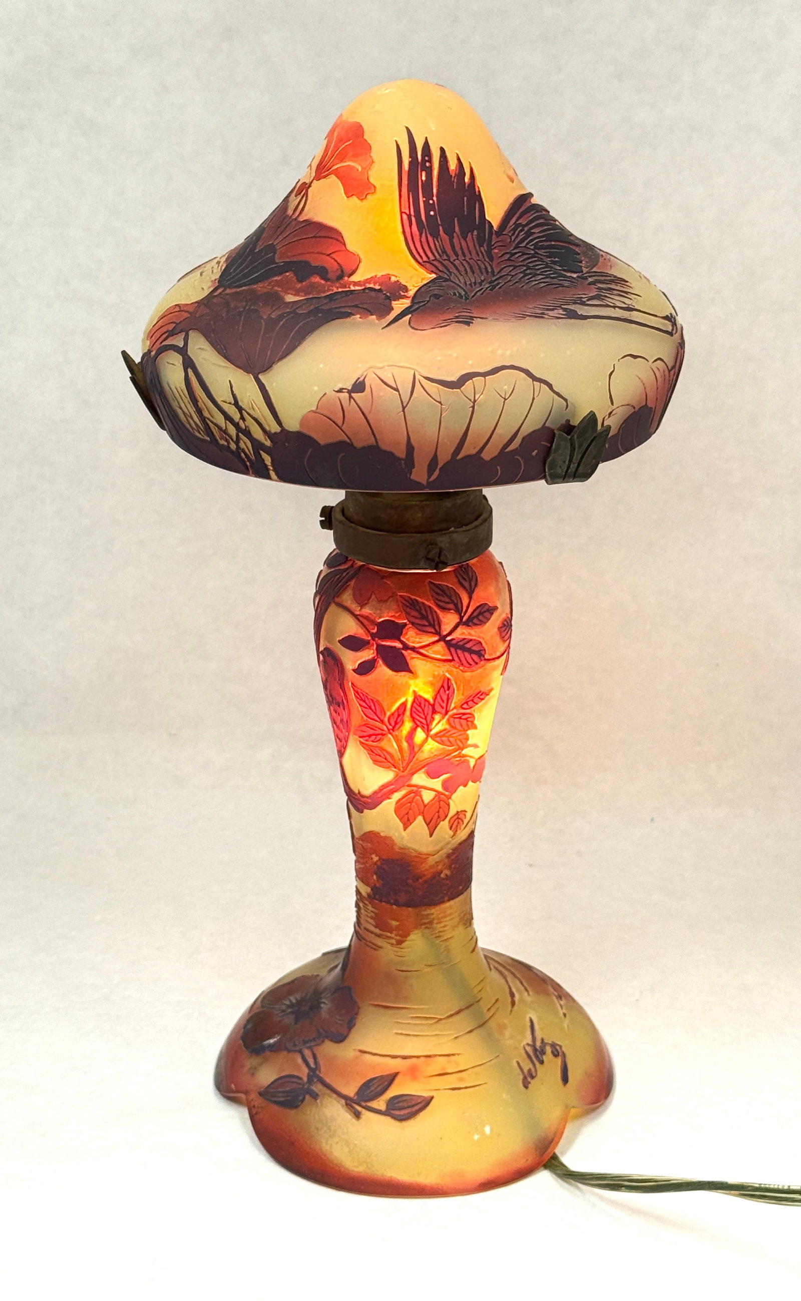 Devez French Cameo Lamp (1 of 6)