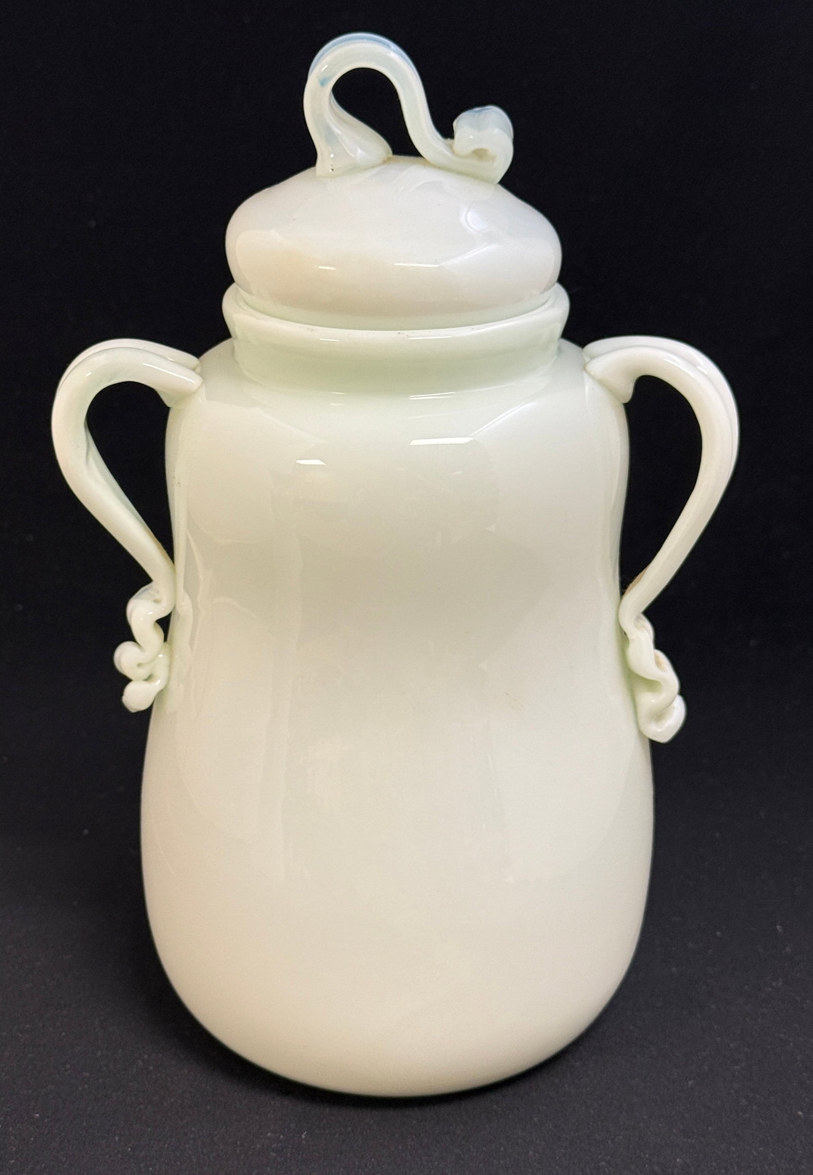 3 Early Sonja opaline Items - 4