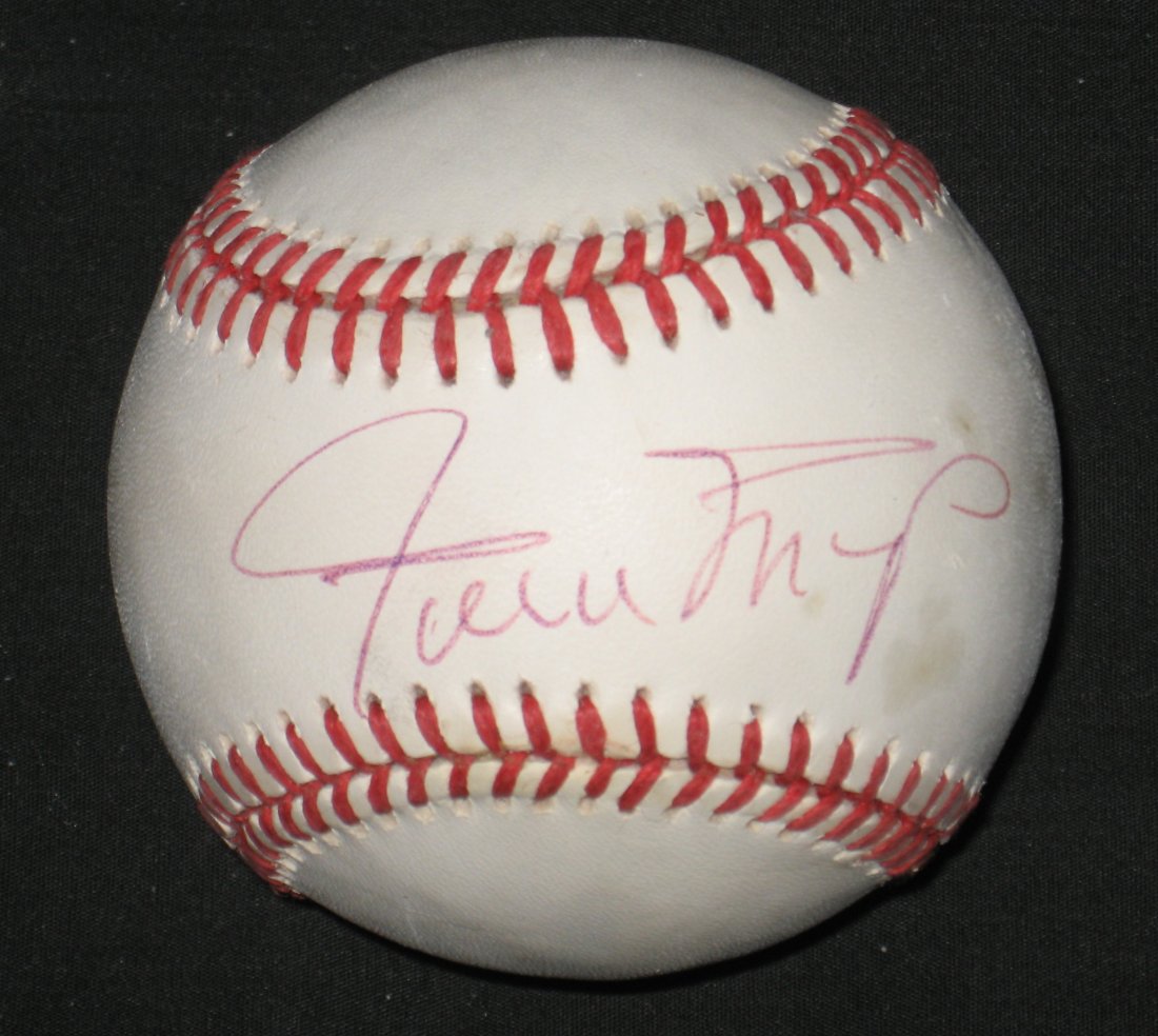 Willie Mays autograph baseball,: Official National League ball A Bartlett Giamatti President, from a long time collection bought at Lelands.