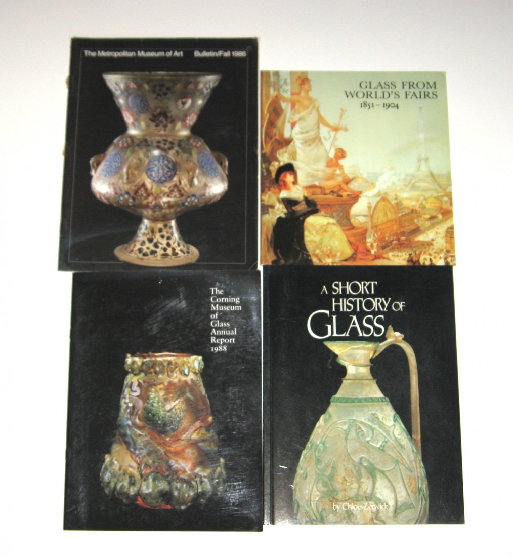 4 books " Metropolitan Museum Bulletins": Corning Glass annual report for 1988, Glass from Worlds Fairs 1851-1904, A Short History of Glass.