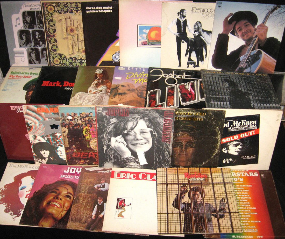 Lot of 25 Vintage rock and roll records, (1 of 4)