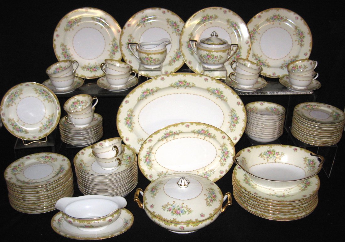 91 piece set of Noritake china,: Including twelve 10" dinner plates, twelve 7 1/2" plates, twelve 6 1/4" plates, 12 cups and saucers, 12 dessert bowls, 12 cereal bowls, large and small patters, serving bowl covered casserole, gravy, 
