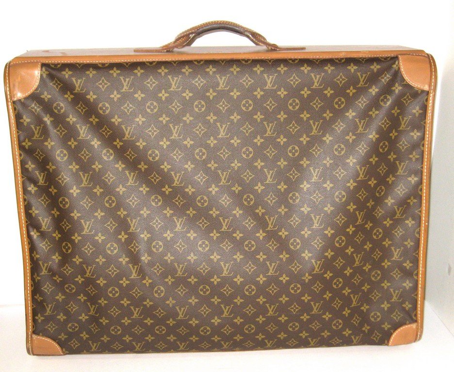 Large Louis Vuitton suitcase, (1 of 7)