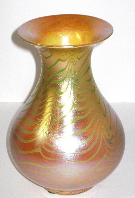 Decorated Durand iridescent glass vase (1 of 4)
