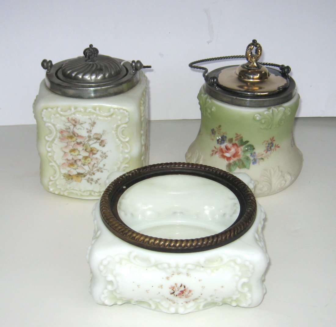 Three Wave Crest glass items, (1 of 3)