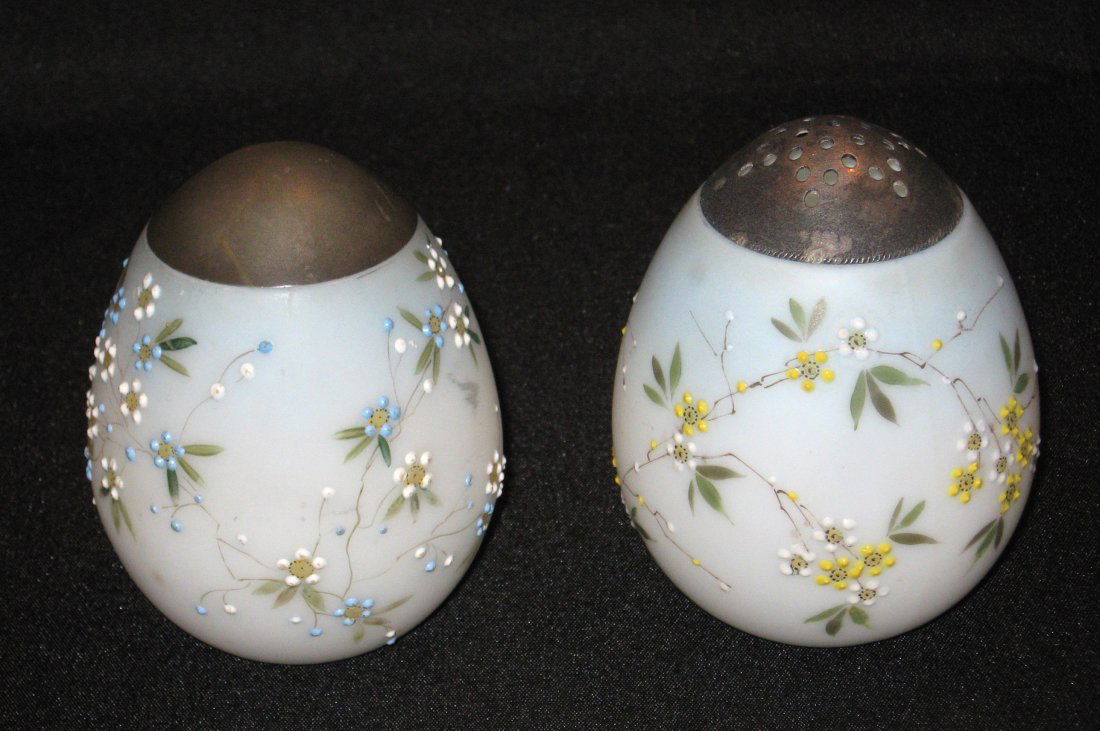 Pair of Mt. Washington sugar shakers, (1 of 3)