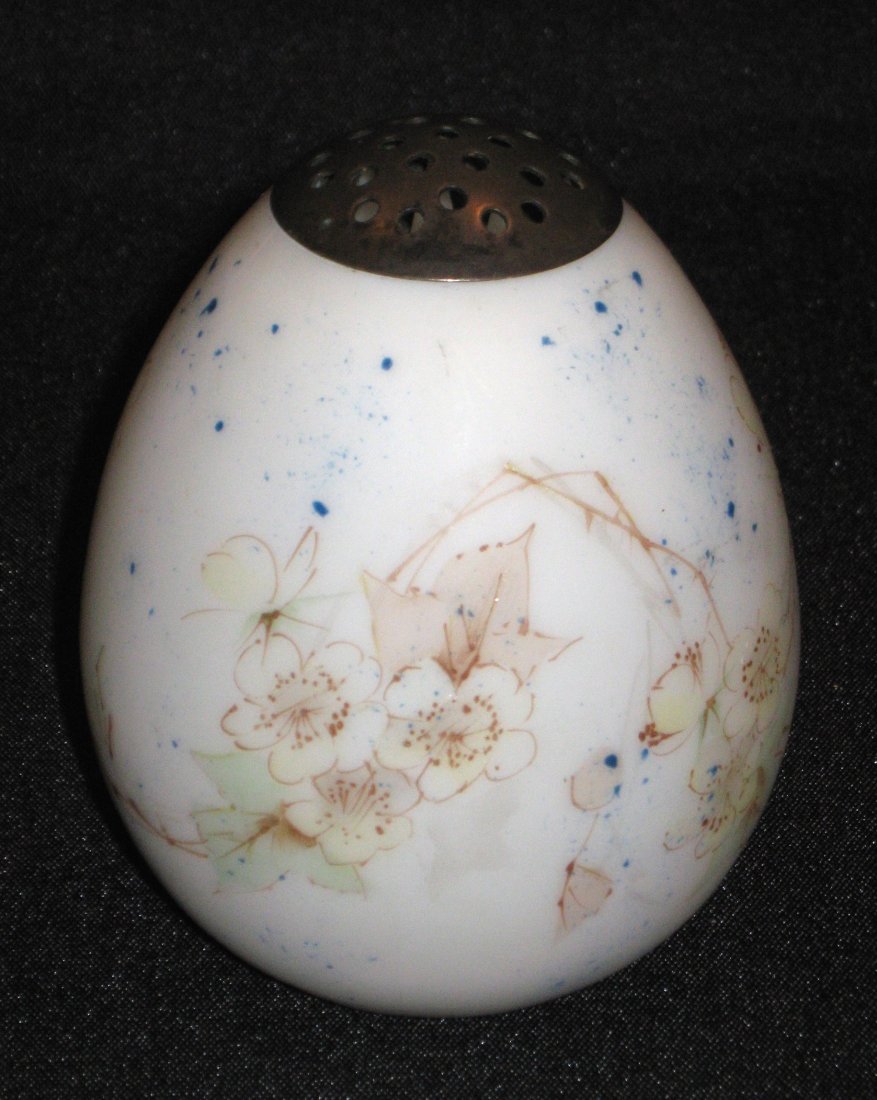 Rare size Mt. Washington sugar shaker, (1 of 3)