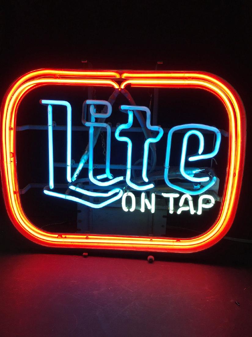 LITE ON TAP NEON SIGN: SIGN