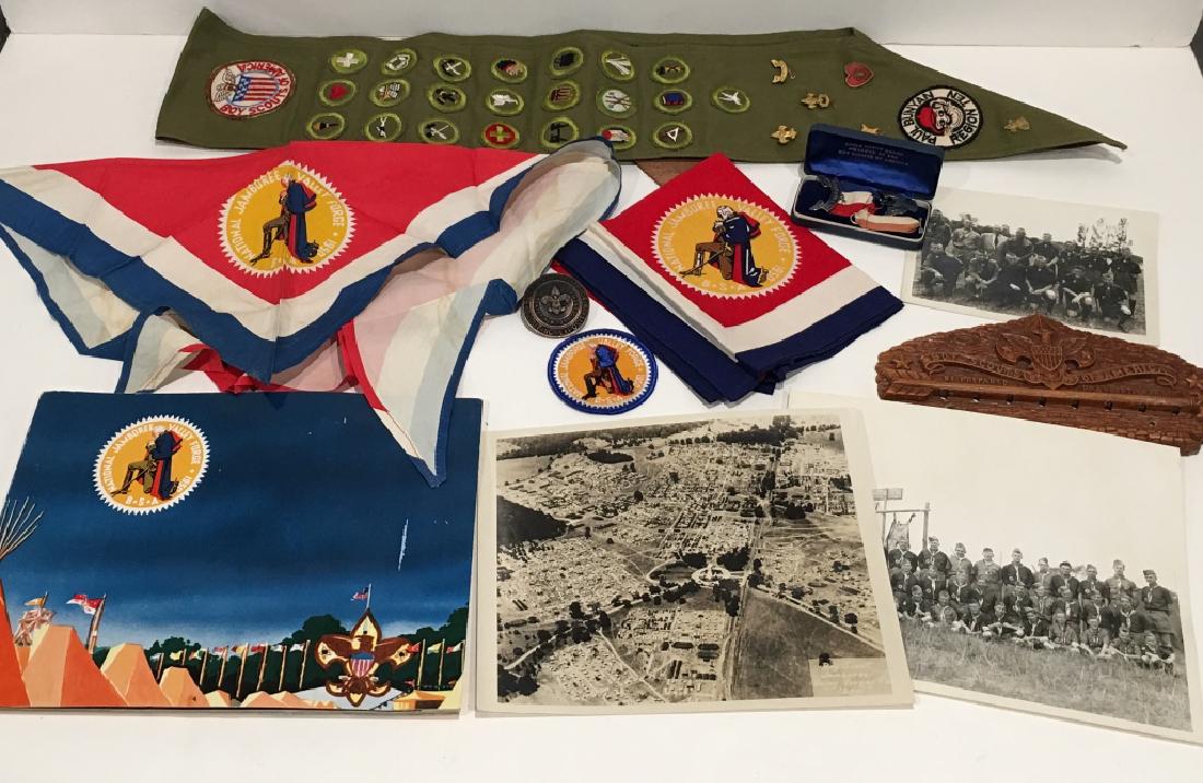 ASST. BOY SCOUTS COLLECTION: 1 EAGLE SCOUT BADE, 1 MEDALLION IN BOX, 1 NATIONAL JAMBOREE VALLEY FORGE 1950 BOOK, 1 PATCH, 2 HANKERCHEIFS, 1 SACHE WITH PINS AND BADGES, 1 WALL PLAQUE, 3 PHOTOS GOOD, SEE PHOTO