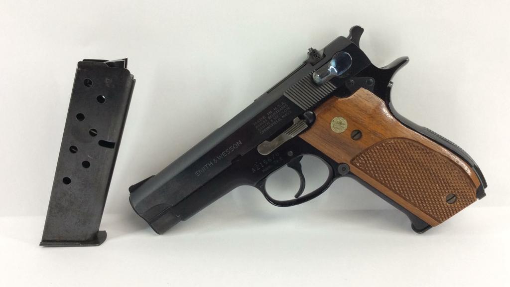 Smith and Wesson Model 39-2 Pistol: 9mm, manufactured from 1970 to 1982, excellent condition very little wear, see photo