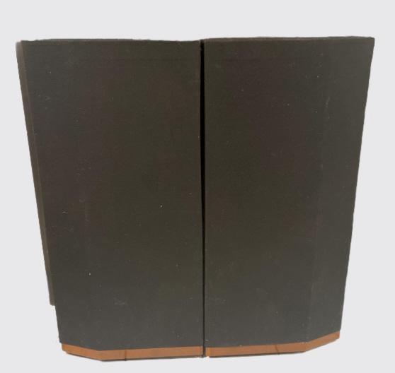 Vintage Pair of ADS L1530 High Fidelity Speakers: Walnut veneer cabinets, bi-amped with two sets of terminals in back, 115 pounds each, see photo for condition