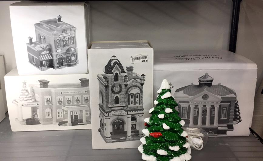 Assorted Dept. 56 Snow Village Pieces: 5 pieces, see photo