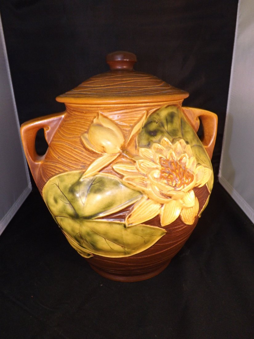 Roseville1-8" Water Lilly Cookie Jar: Roseville1-8" Water Lilly Cookie Jar