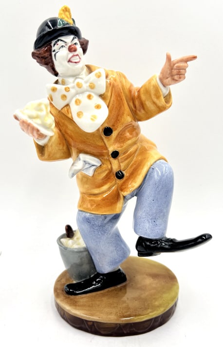 1978 Royal Doulton The Clown HN2890 Figurine: 9 inches by 5 inches, marked on bottom, see photos