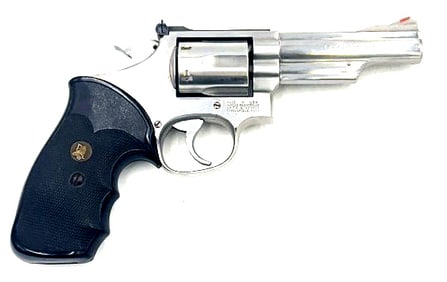 Smith and Wesson Model 66-2 Combat Revolver