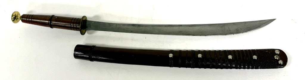 Thai Daab Sword (1 of 2)